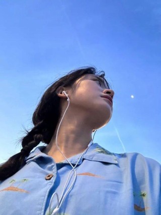 很羡慕，沈月的松弛感