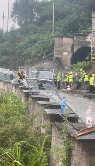 湖南焦柳铁路事故段已开始加装防护网